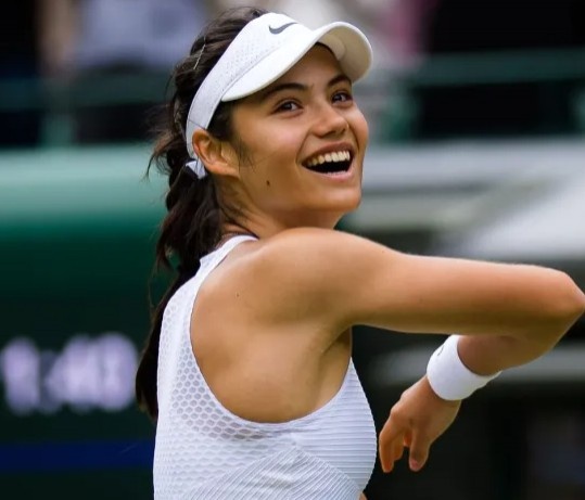 频频向对手 频频向对手